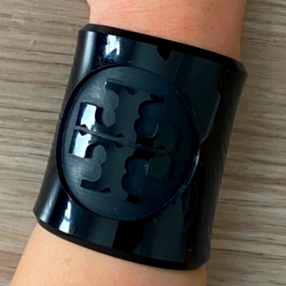 RARE!!Absolutely Gorgeous Tory Burch Luxury Cuff โจ๏ธ BRACELET Pristine Condition - Picture 1 of 4